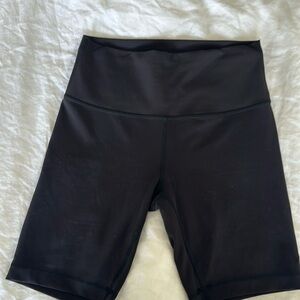Lululemon Wonderunder Bike Shorts -Size 8 - 8 in